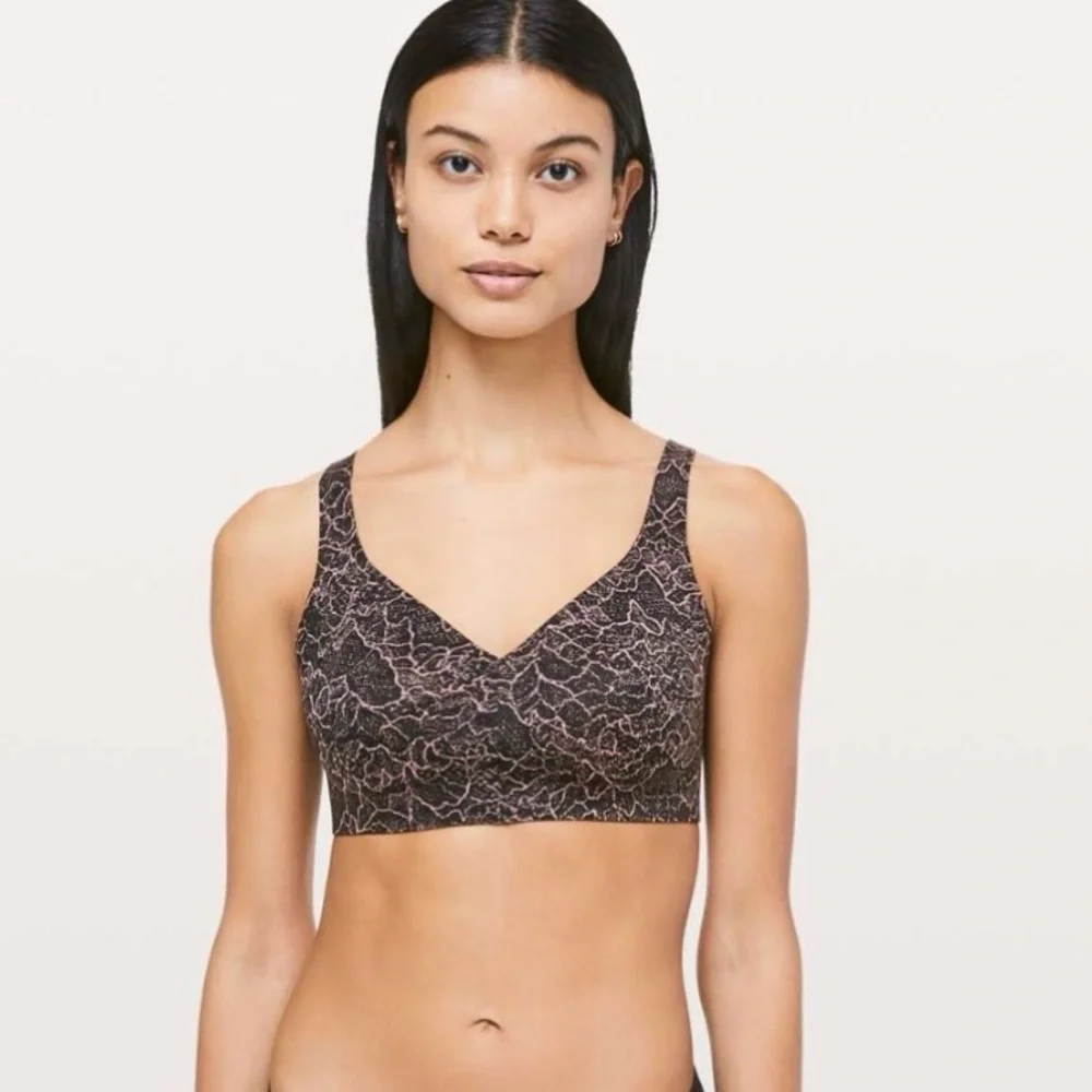 Lululemon Like Nothing Bra 32C/32B Black/Pink NWT